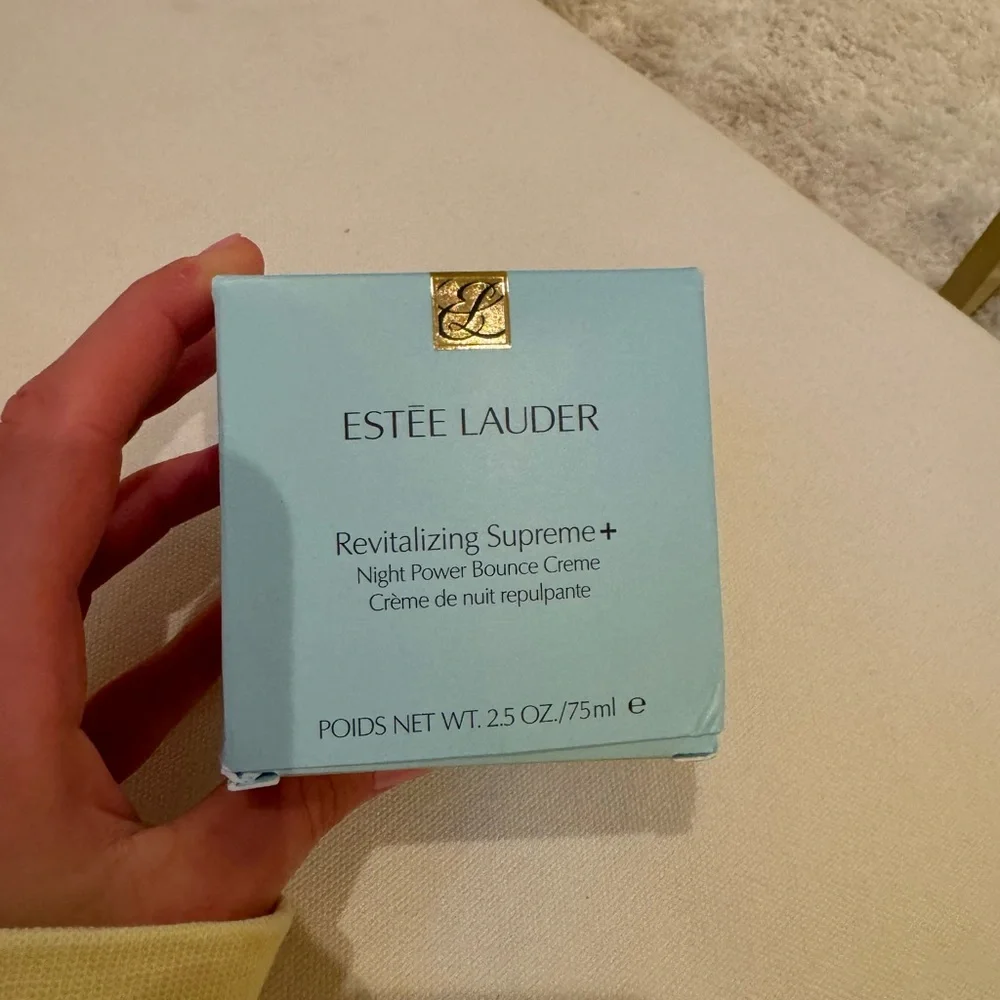 Estée Lauder Revitalizing Supreme+
Night Power Bounce Creme Moisturizer - Picture 3 of 7